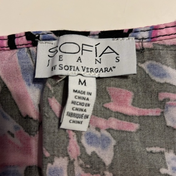 Sofia Jeans by Sofia Vergara Women's Smocked Peplum Top size M - Picture 6 of 7